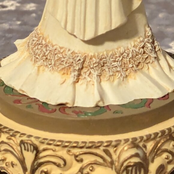 Gone with the Wind Glass Dome Figurine Scarlette's Betrothal 1993 EUC - Picture 7 of 9